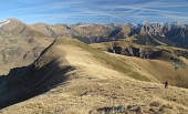 18 Panorama dal  Fioraro al Pegherolo. In primo piano  al centro il Mincucco...